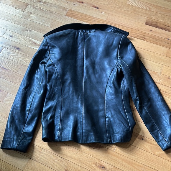 Danier Women’s Black Leather Jacket - Picture 4 of 5